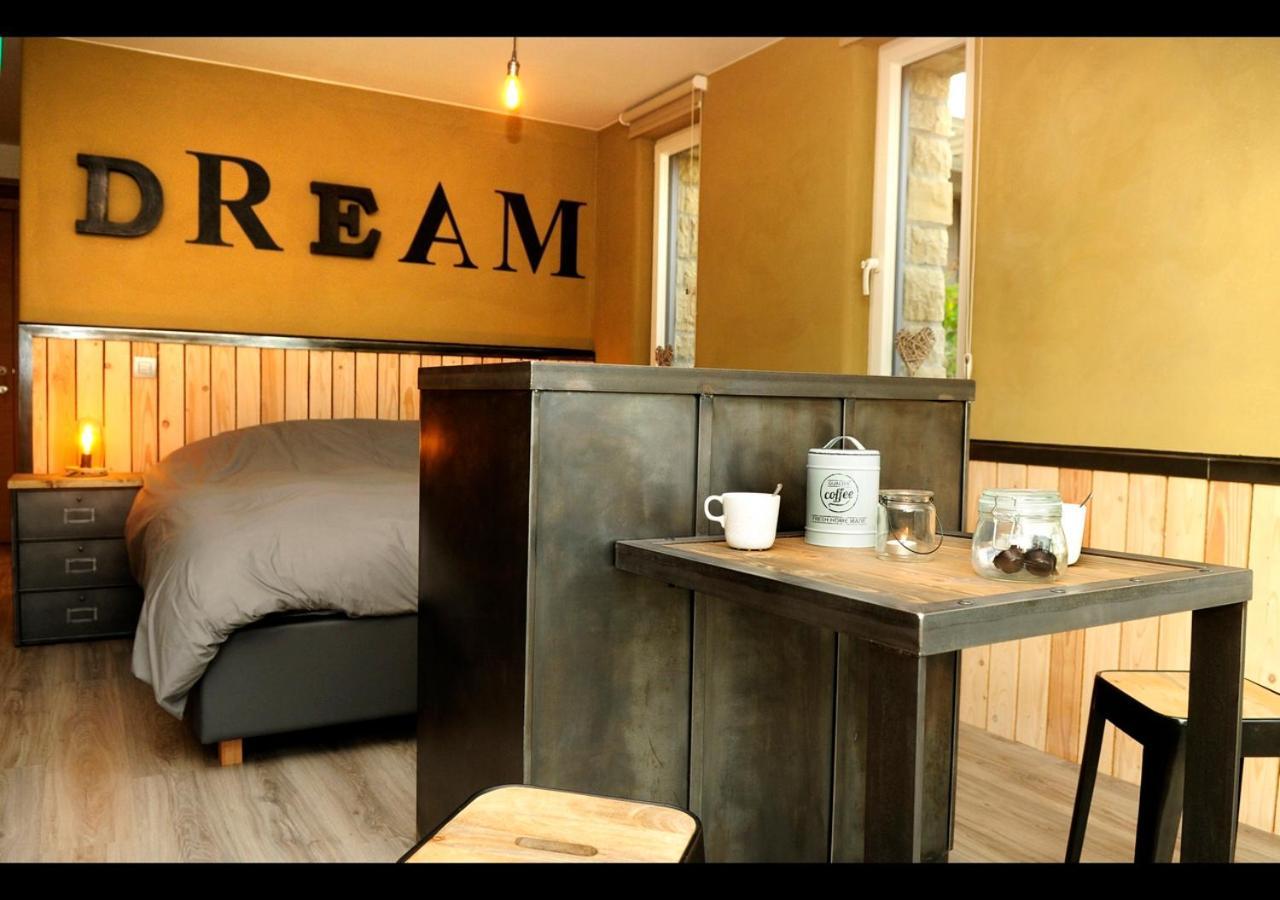 Bed and Breakfast Sur Le Tige Hamois Exterior foto